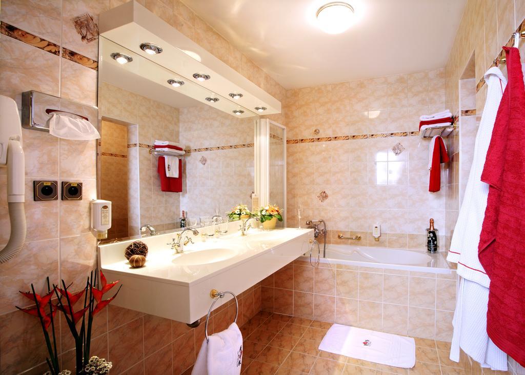 Hotel Maly Pivovar Ческе-Будеёвице Экстерьер фото