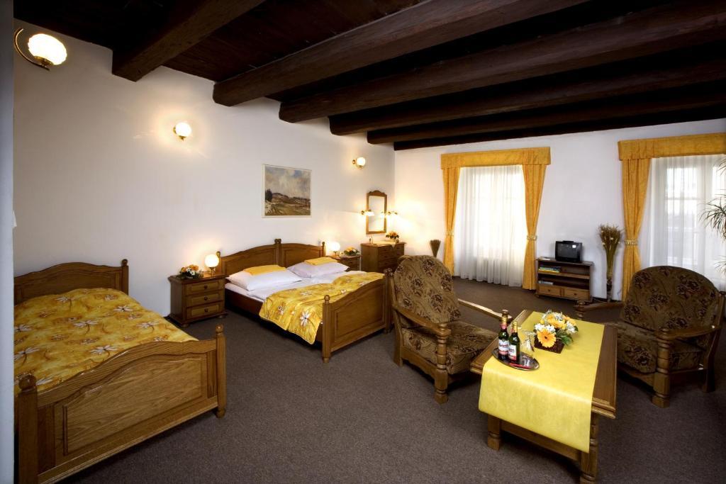 Hotel Maly Pivovar Ческе-Будеёвице Экстерьер фото