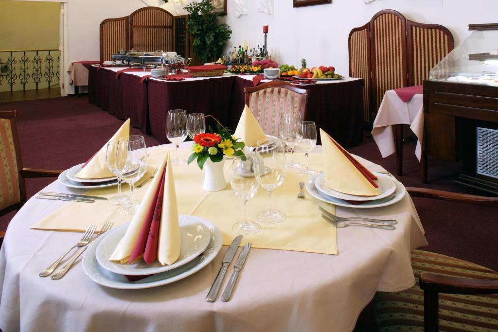 Hotel Maly Pivovar Ческе-Будеёвице Экстерьер фото